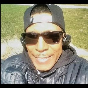 Meet your Posher, Lee